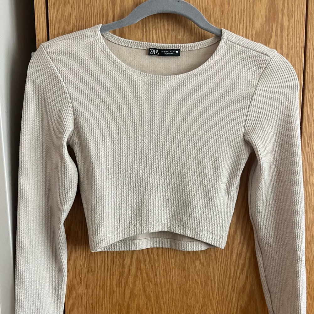 Zara long sleeve crop top. New without tags. Never worn.